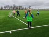 Training Schoolvoetbal Meisjesteam OBS Duiveland Nieuwerkerk (vrijdag 7 april 2023) (28/32)